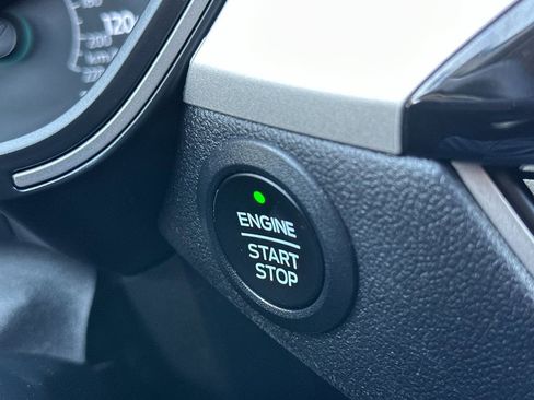 Used 2022 Ford Escape SE FWD image 21