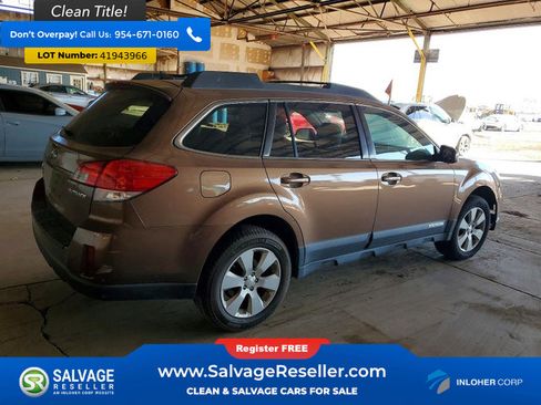 Used 2011 Subaru Outback 2.5i Limited image 4