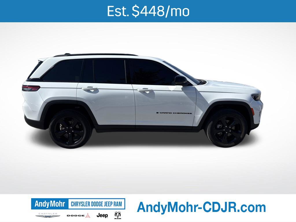 Used 2023 Jeep Grand Cherokee Limited w/ Black Appearance Package AWD/4WD image 8