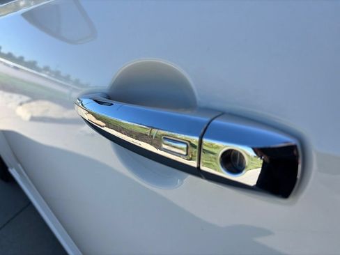 Used 2025 Nissan Altima 2.5 SV FWD image 41