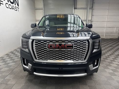 Used 2021 GMC Yukon Denali w/ Denali Premium Package RWD image 9