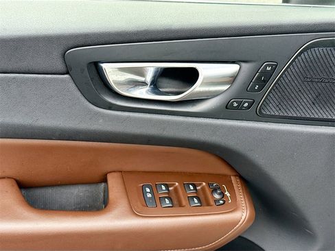 Used 2022 Volvo XC60 B5 Inscription w/ Advanced Package image 19