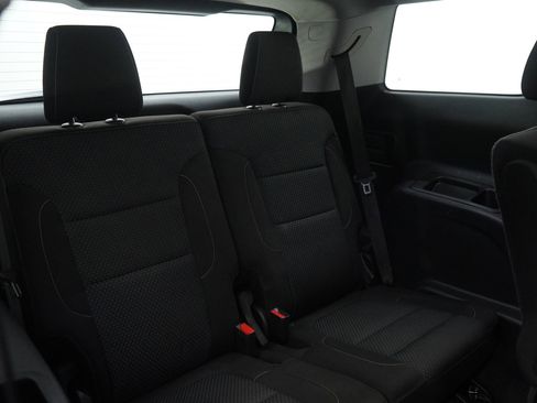 Used 2023 GMC Acadia SLE image 14