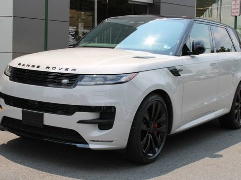 Used 2026 Land Rover Range Rover Sport Autobiography AWD/4WD image 2