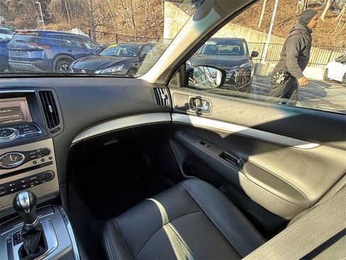 Used 2011 INFINITI G37 x w/ Premium Pkg image 15