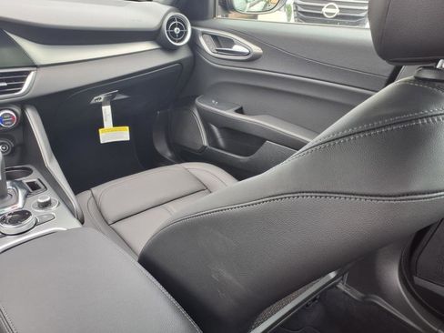 New 2025 Alfa Romeo Giulia w/ Driving Assist Package RWD image 24