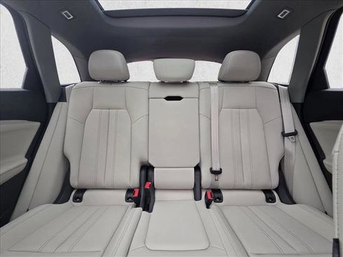 New 2025 Audi Q5 Premium image 17
