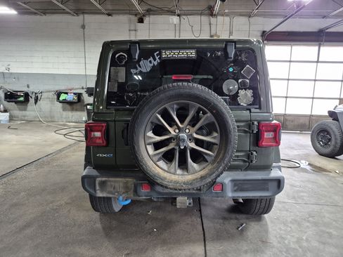 Used 2022 Jeep Wrangler Unlimited Sahara AWD/4WD image 18