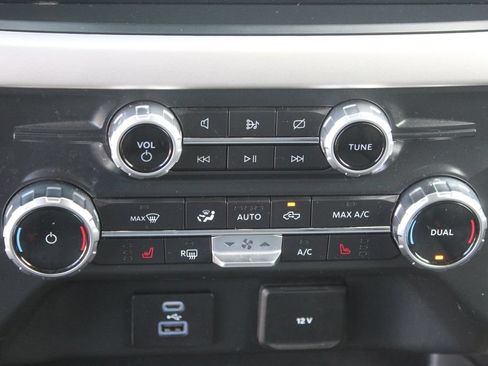 Used 2022 Ford F150 XLT w/ Equipment Group 302A High AWD/4WD image 19