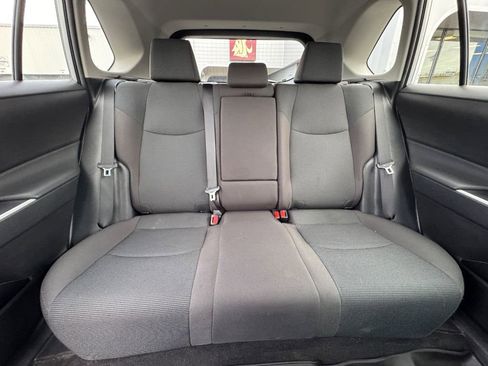 Used 2022 Toyota RAV4 LE image 9