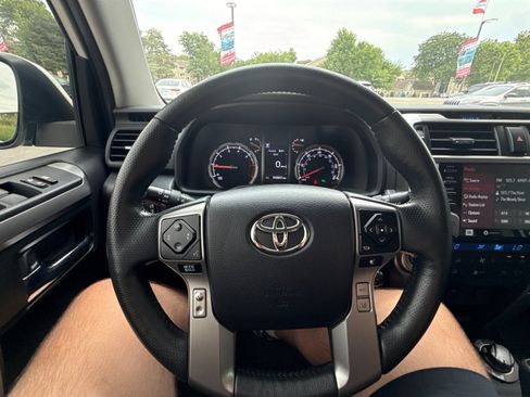 Used 2023 Toyota 4Runner Limited AWD/4WD image 19