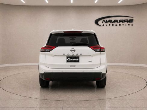 Used 2024 Nissan Rogue SV FWD image 7