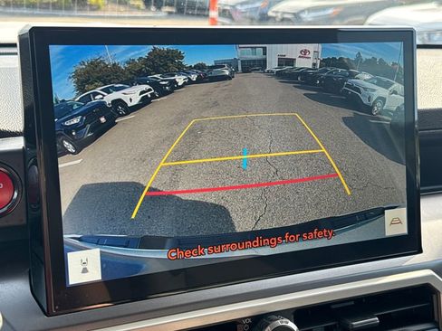 Used 2024 Toyota Tacoma TRD Off-Road image 22