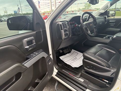 Used 2018 Chevrolet Silverado 1500 LTZ Z71 w/ Redline Edition AWD/4WD image 9