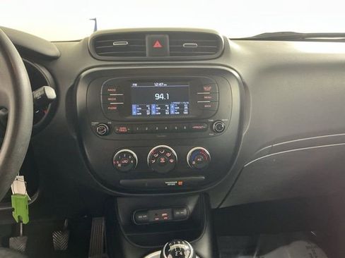 Used 2018 Kia Soul FWD image 31