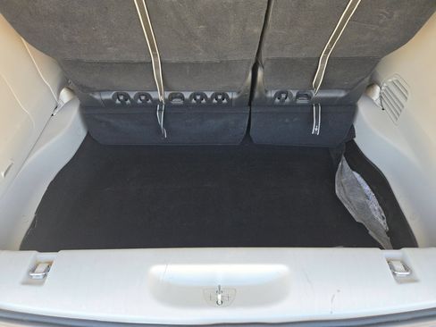 Used 2023 Chrysler Pacifica Touring-L FWD image 23