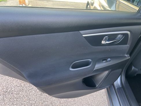 Used 2015 Nissan Altima 2.5 S w/ Power Driver Seat Package FWD image 10