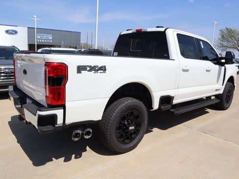 New 2026 Ford F250 Lariat w/ Black Appearance Package AWD/4WD image 22