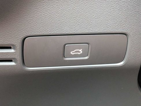 Certified 2023 Volvo XC40 B4 Plus w/ Protection Package Premier FWD image 32