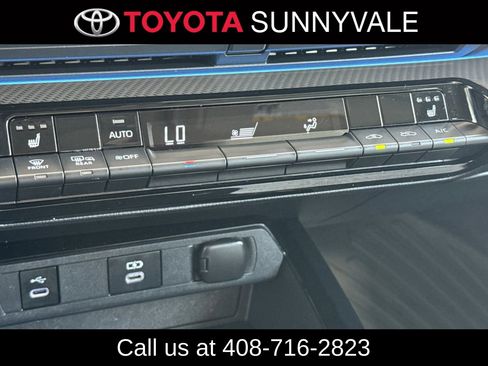 Used 2024 Toyota Prius XLE FWD image 24
