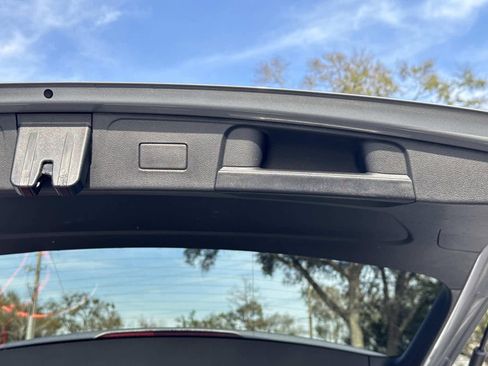Used 2023 Volkswagen Atlas SE FWD image 16