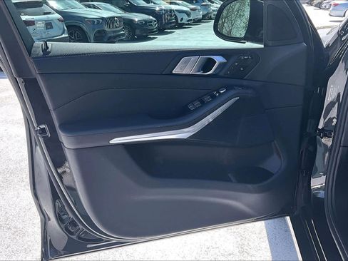 Used 2022 BMW X7 xDrive40i w/ Premium Package image 22