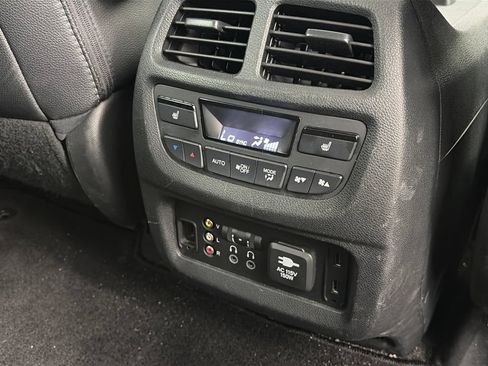 Used 2017 Honda Pilot Elite image 30