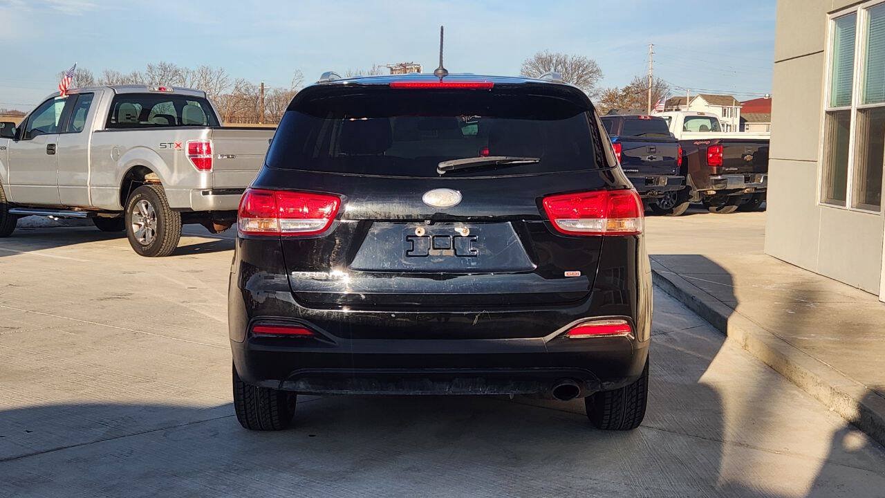 Used 2017 Kia Sorento AWD image 5