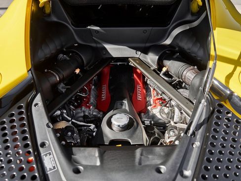 Used 2022 Ferrari SF90 Stradale image 23