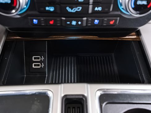 Used 2019 Ford F150 Lariat w/ Equipment Group 502A Luxury AWD/4WD image 20