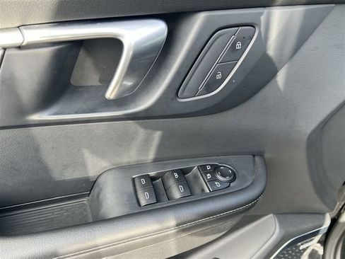 Used 2025 Buick Enclave Preferred image 42