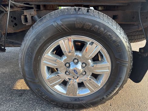 Used 2012 Ford F150 XLT w/ XLT Chrome Pkg AWD/4WD image 10