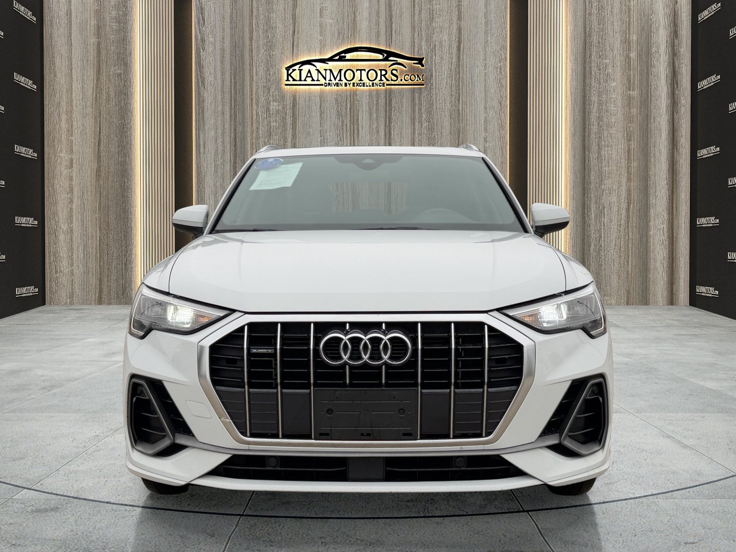 Used 2021 Audi Q3 2.0T Premium w/ Convenience Package AWD/4WD image 2