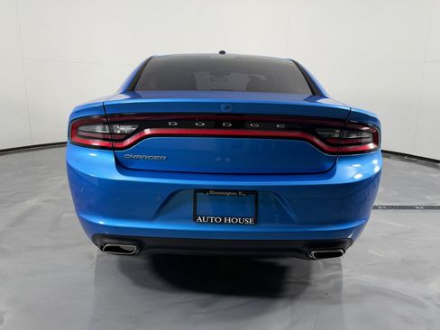 Used 2019 Dodge Charger SXT RWD image 6