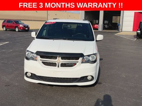 Used 2017 Dodge Grand Caravan GT FWD image 3