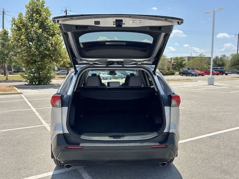 Used 2021 Toyota RAV4 XLE Premium FWD image 37