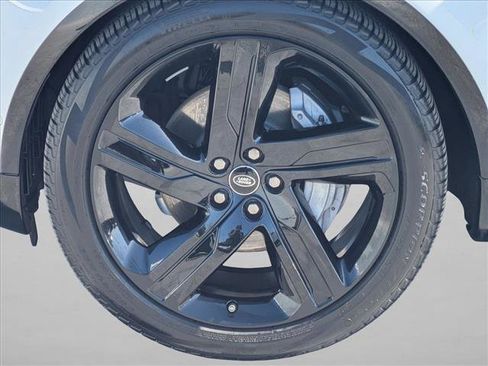 Certified 2025 Land Rover Discovery Dynamic SE AWD/4WD image 26