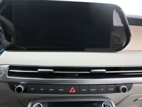 Used 2024 Hyundai Palisade Limited FWD image 17