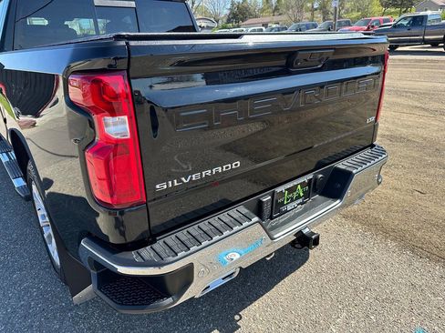 Used 2022 Chevrolet Silverado 1500 LTZ AWD/4WD image 21