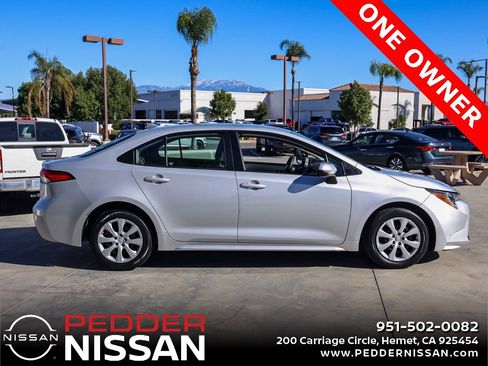 Used 2023 Toyota Corolla LE image 3