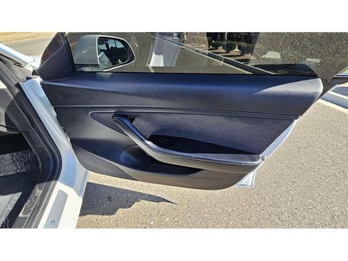 Used 2018 Tesla Model 3 Long Range image 33