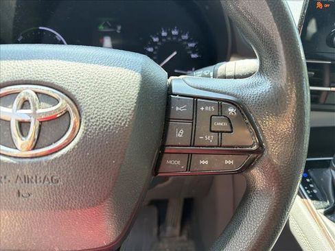 Used 2022 Toyota Sienna LE AWD/4WD image 15