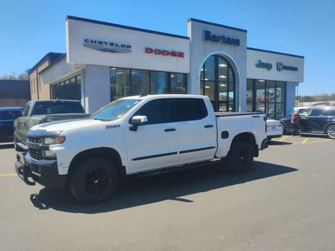 Used 2022 Chevrolet Silverado 1500 Custom Trail Boss AWD/4WD image 1