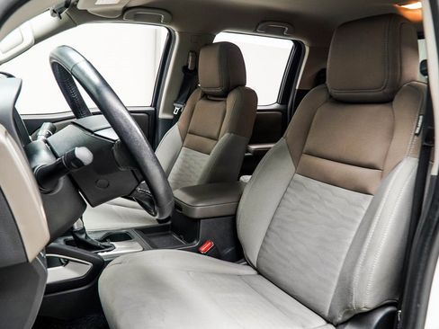 Used 2022 Nissan Frontier SV image 32