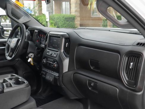 Used 2020 Chevrolet Silverado 2500 Custom w/ Custom Value Package AWD/4WD image 39