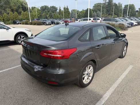Used 2016 Ford Focus SE FWD image 18