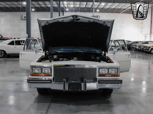Used 1988 Cadillac Brougham image 21