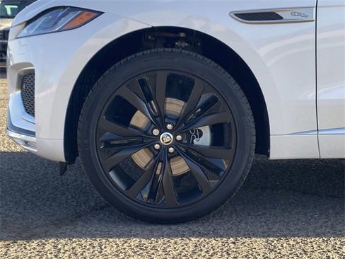 New 2025 Jaguar F-PACE R-Dynamic S image 21