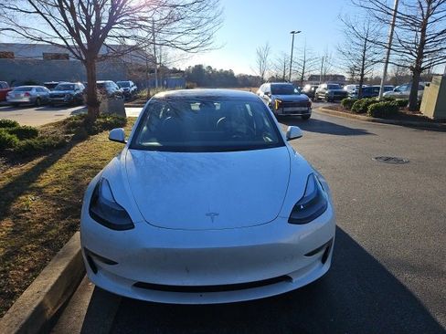 Used 2023 Tesla Model 3 Standard Range image 2