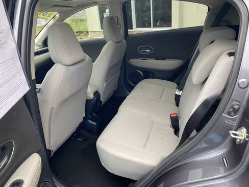 Used 2019 Honda HR-V EX image 11